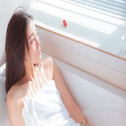 手握胸前两坨峰：探索正念与健康的奥秘